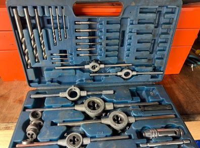 Thread cutting set
