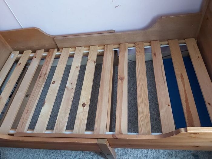 Kids wooden bed - adjustable