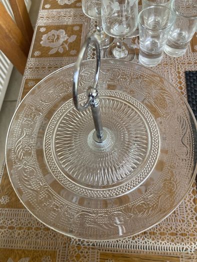 cake stand
