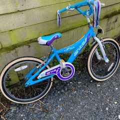 Girls bike 18 inch wheels