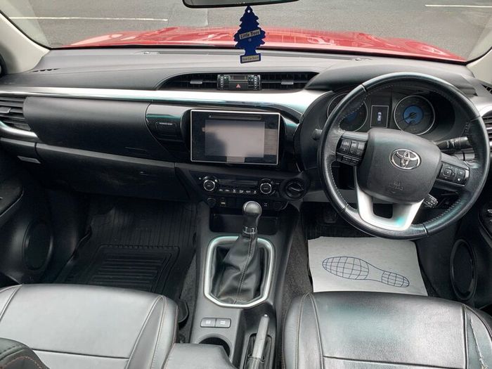 Toyota HiLux Invincible