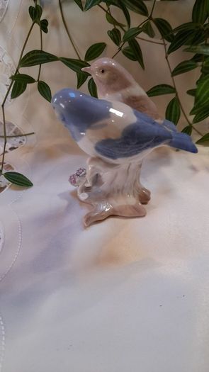 Birds  figurine