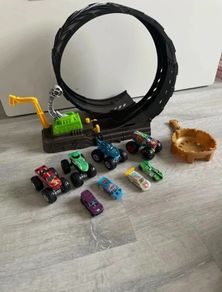 Hot Wheels Monster Truck Loop Playset