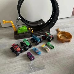 Hot Wheels Monster Truck Loop Playset