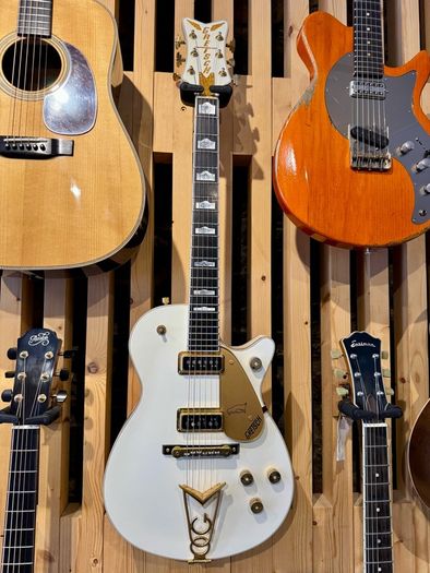 2001 Gretsch White Penguin (6134)