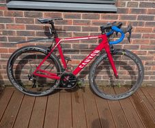Canyon Endurace CF - Size M (5"11 to 6"2)