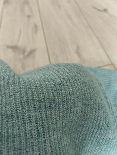 Blue woolly ladies jumper XS/S v-neck