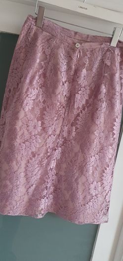 IN VOGUE mauve lace overlay skirt Sz 12 (Fit 10-12UK)