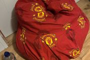 Manchester United, beanbag.