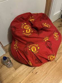 Manchester United, beanbag.
