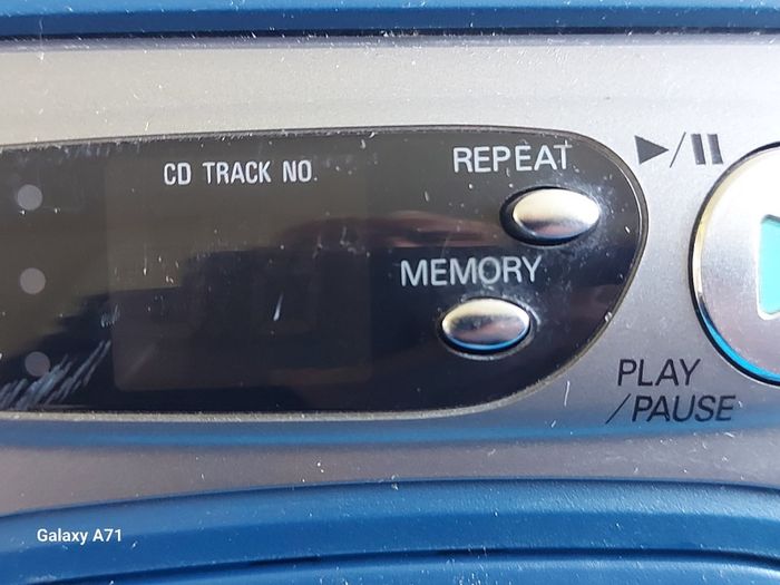 SANYO CD, Tape and Radio music System, Model MCD-Z155L, in excellent condition, and all functions work fine,