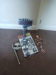 Random halloween decorations bundle