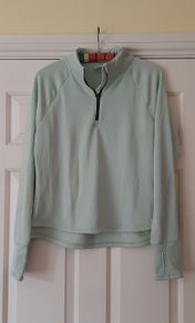 New light green sports top