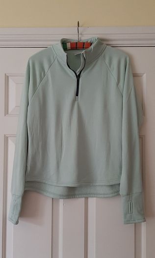 New light green sports top