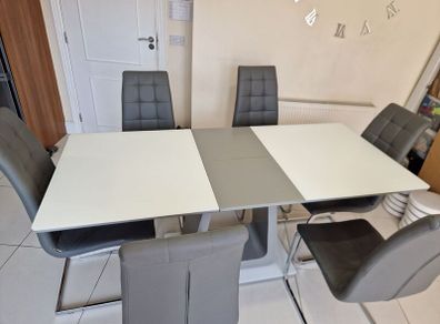 Glasstop Extendable Kitchen Dining Table Set