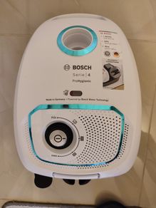Bosch Serie 4 vacuum cleaner