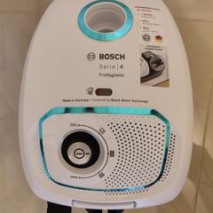 Bosch Serie 4 vacuum cleaner
