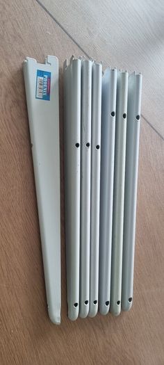 37cm White twin-slot U-brackets