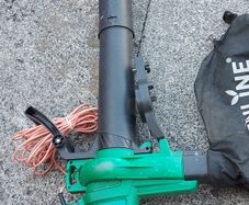 Gardenline Electric Blower Vacuum, 3000w, with Bag and in excellent condition