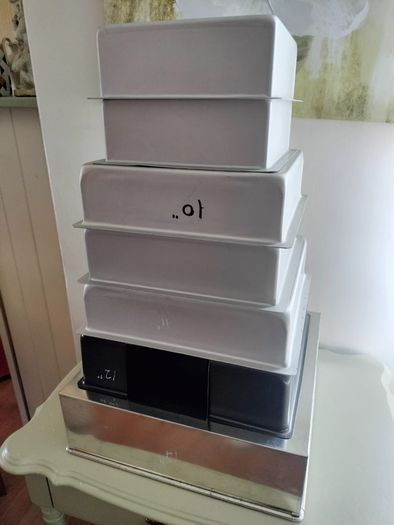 Square cake tins