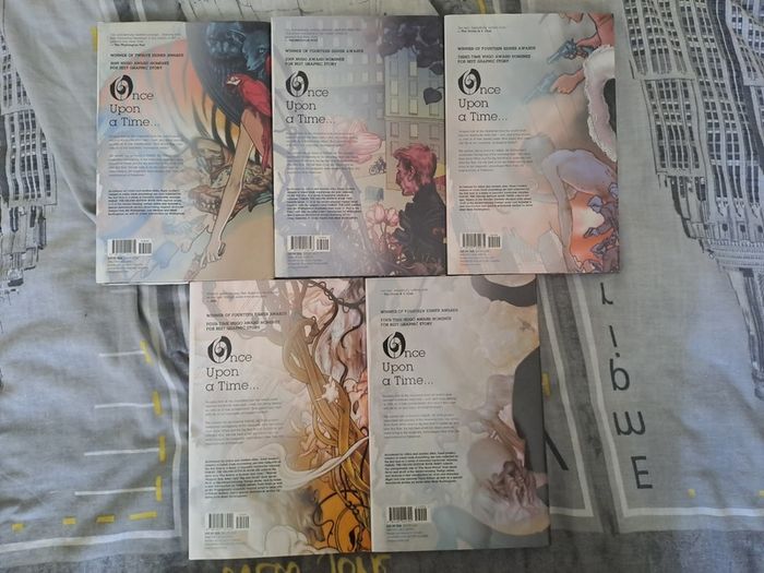 Fables: The Deluxe Edition Book 1,2,3,6,8 (5x hardcover)