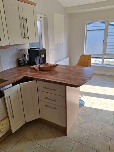 fitted kitchen