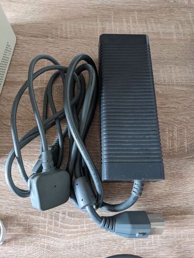 Xbox 360 console with controller