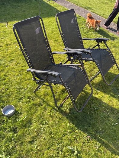 table and chairs