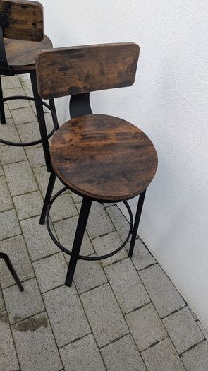 Free: 2 x bar stools