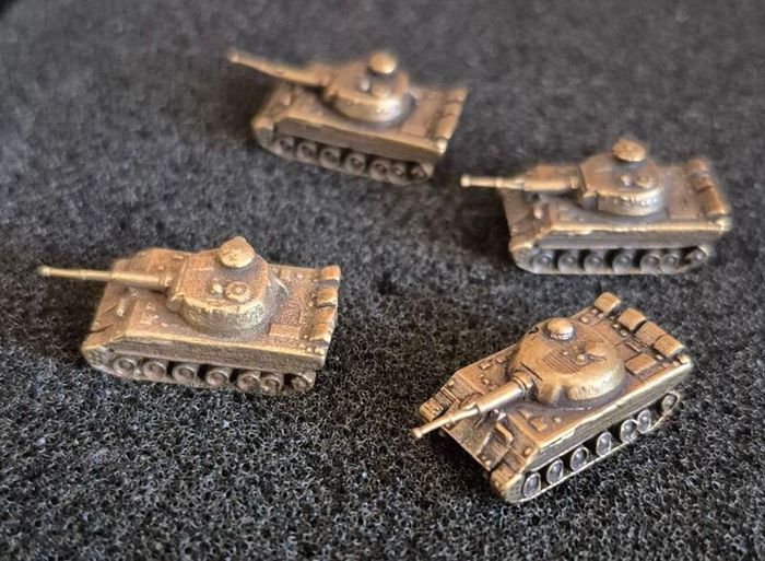Miniature brass German panther tanks (4) aprox scale 1/350- 1/400 .