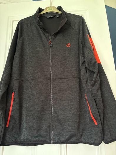 mans hoodie dare2B