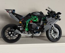LEGO 42170 Kawasaki Ninja H2 R Motorcycle