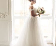 Beautiful Princess Wedding Dress - Lace Corset & Full Tulle Skirt