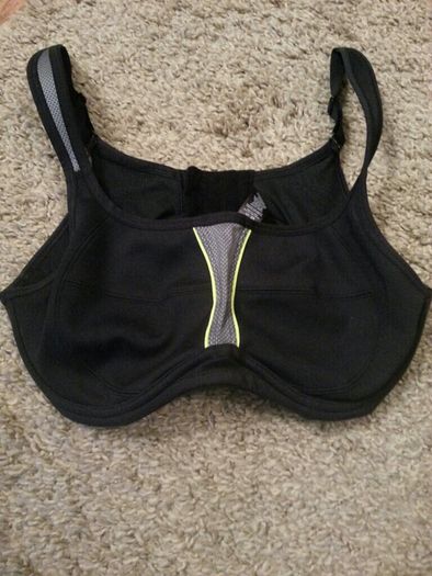 Sports bra
