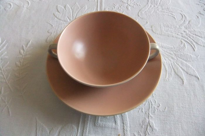 Poole Soup Bowls & Saucers x 8