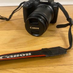 Canon EOS R10 Mirrorless Camera + RF-S 18-150mm IS STM Lens Kit