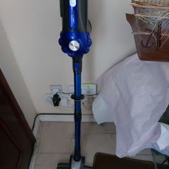 Akitas Cordless Stick Vacuum Cleaner, Model No. V8, in excellent like new condition