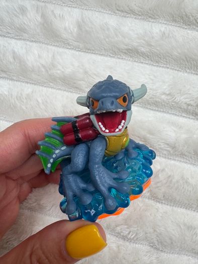 Skylanders Giants Figure Zap Used Please look at the pictures