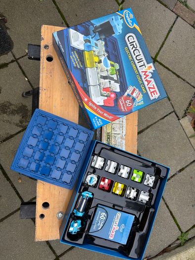 STEM toy: Circuit Maze Electronic Game, excellent condition