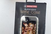 GADGETPRO Illuminating Selfie Case for i-Phone 6  - BNIB