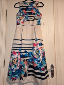 absolutely amazing floral midi dress from Monsoon