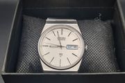 Seiko Quartz 7123