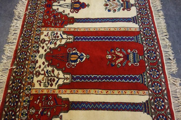 P.ersian Bukhara Rug 2.45 x 0.95 (BUD)