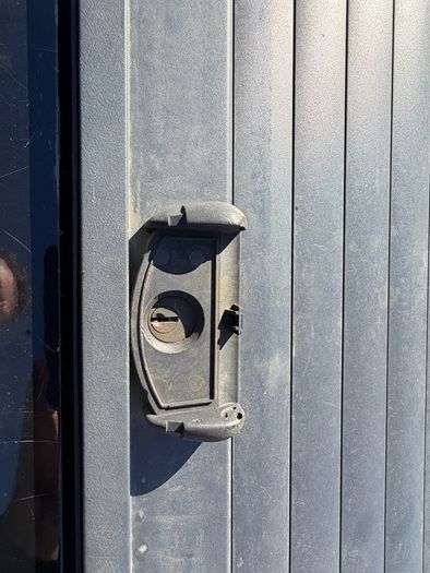 Isuzu dmax roller shutter