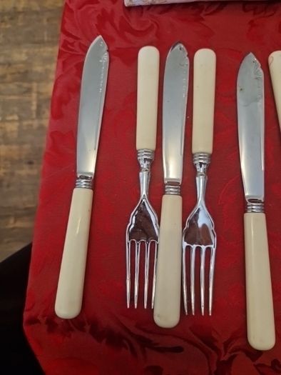 vintage flatwear