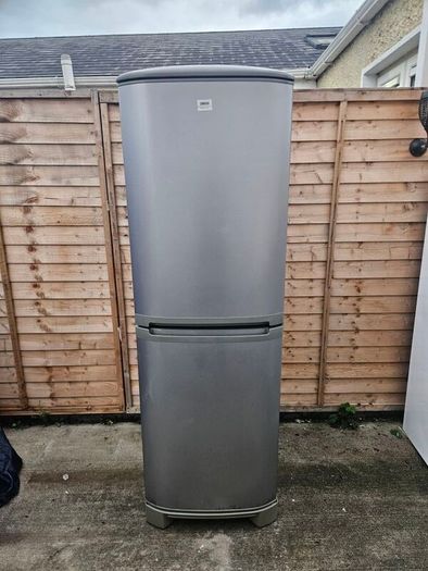 zanussi fridge freezer
