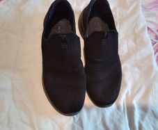 ladies black skechers size 7