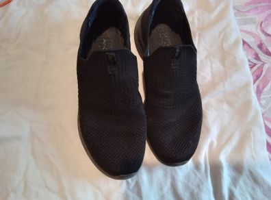 ladies black skechers size 7