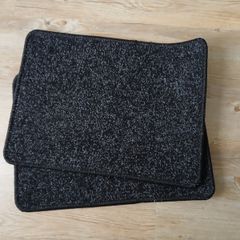 2 x small car mats, new - 33cm x 45cm