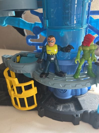 Imaginext Dc with figures , car  moto etc